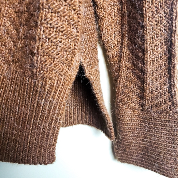 H&M Chunky Knit Chevron Stripe Olive Brown Sweater - Picture 3 of 8